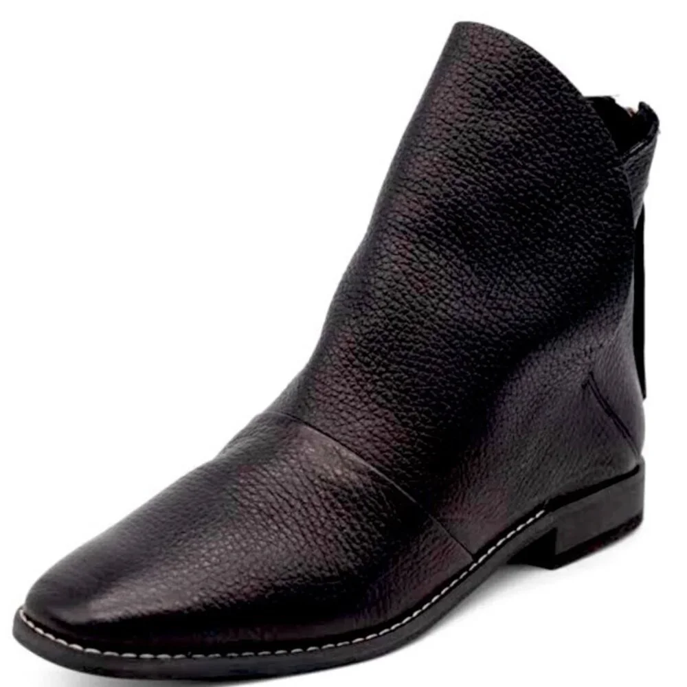 EUC Golo Schrunch Full Grain Black Pebbled Leather Ankle Booties